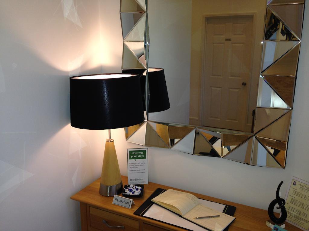 Mead Lodge B&B Corsham Esterno foto